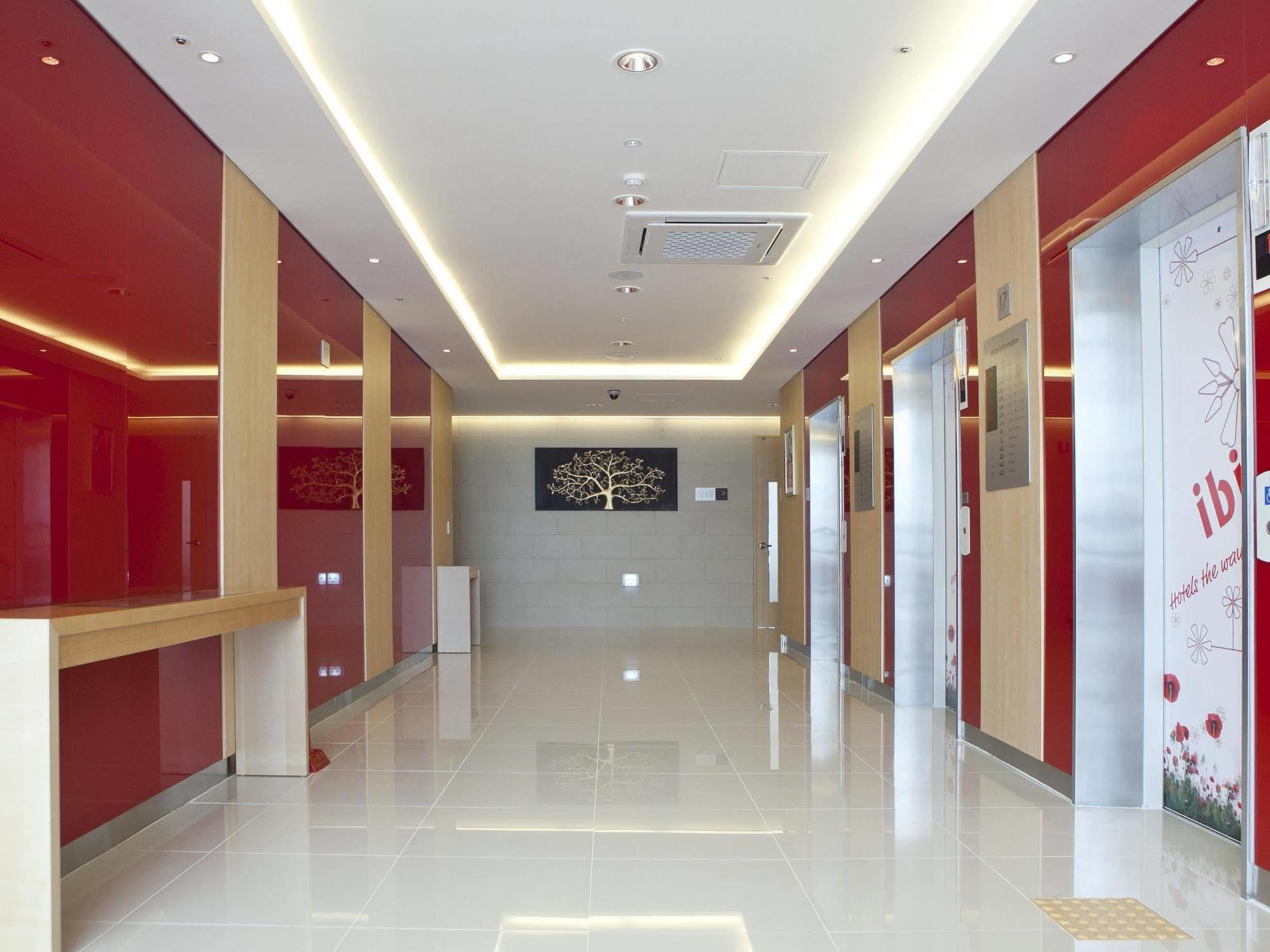 Hotel Ibis Ambassador Busan City Centre Zewnętrze zdjęcie