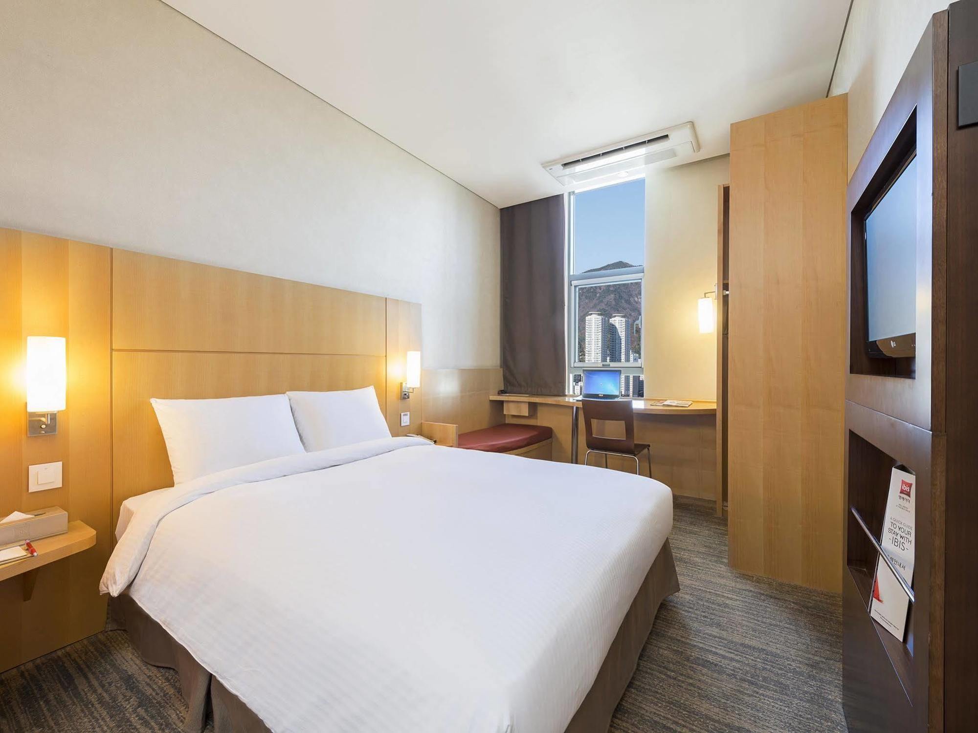 Hotel Ibis Ambassador Busan City Centre Zewnętrze zdjęcie